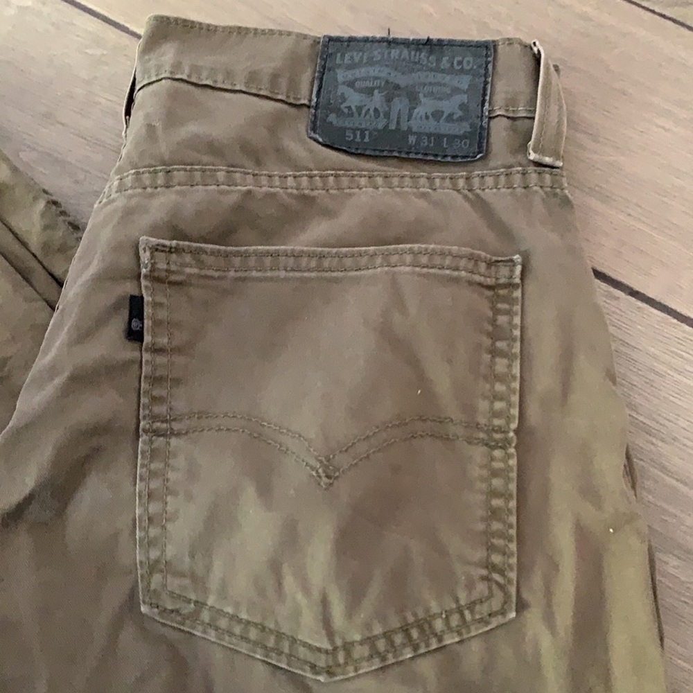 Levi’s khaki green pants